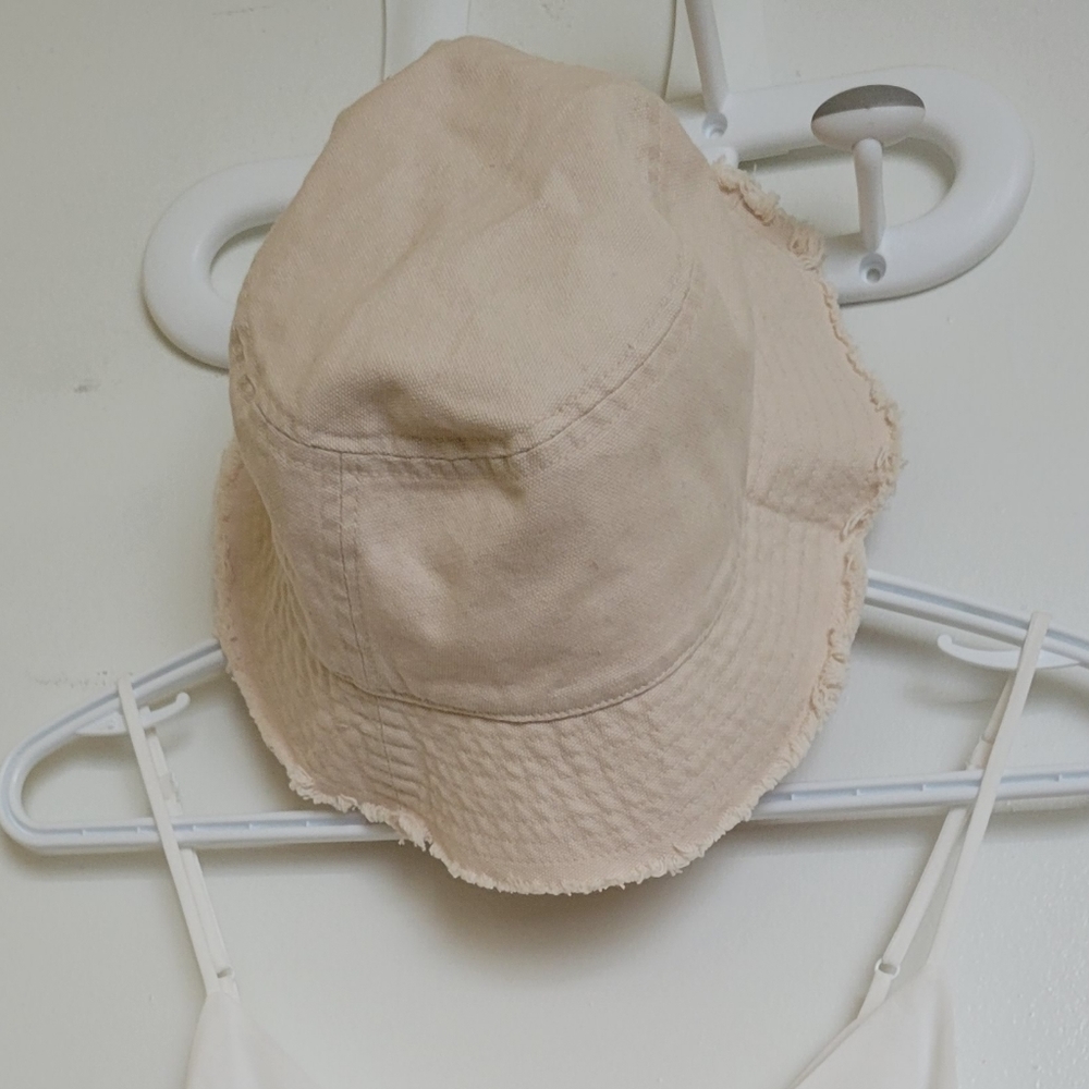 H&M Bucket Hat